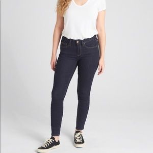 Gap Mid Rise Curvy True Skinny Jeans